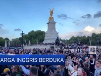 Inggris Berduka, Warga Padati Halaman Istana Buckingham