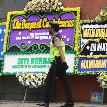 Karangan Bunga Ratu Elizabeth di Kedubes Inggris Jakarta