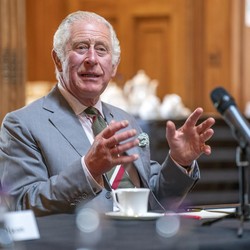 Pidato Perdana Raja Charles III: Mama Tersayang, Terima Kasih