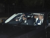 Berwajah Sendu, Ini Momen Pangeran Harry Tiba di Balmoral