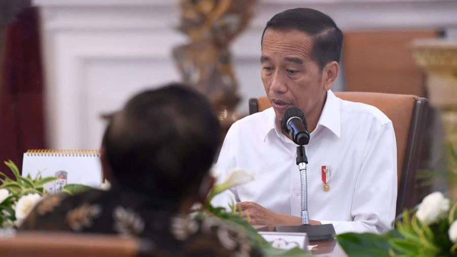 Presiden Joko Widodo menggelar rapat tertutup di Istana Kepresidenan Jakarta. (Foto: Lukas - Biro Pers Sekretariat Presiden)