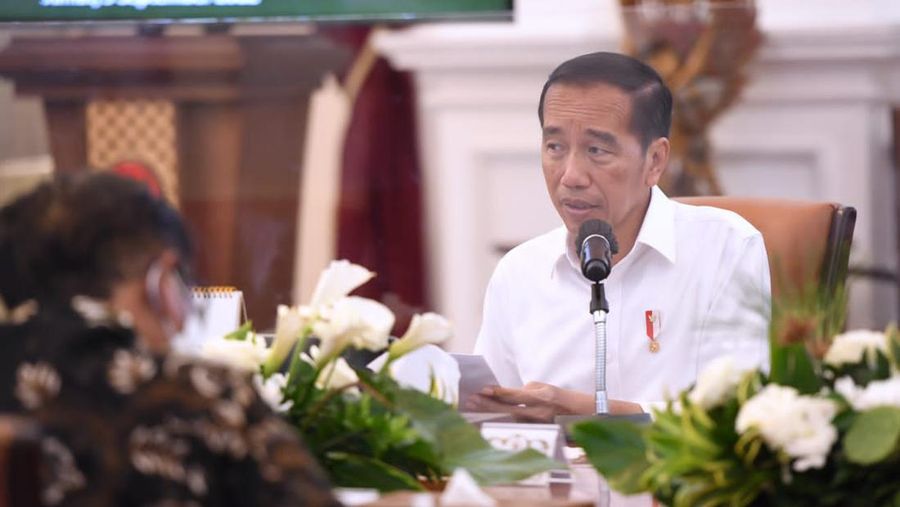 Presiden Joko Widodo menggelar rapat tertutup di Istana Kepresidenan Jakarta. (Foto: Lukas - Biro Pers Sekretariat Presiden)
