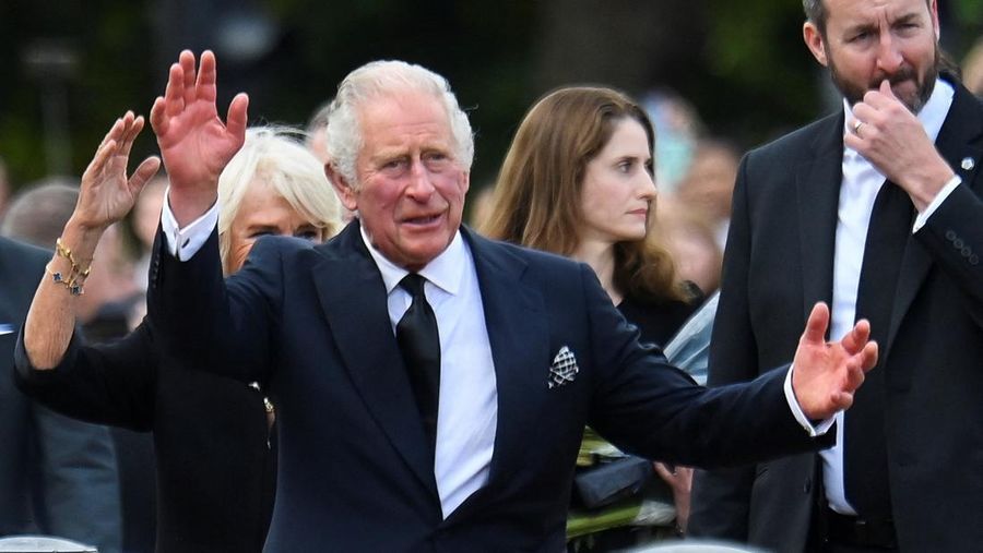 Britain's King Charles gestures outside Buckingham Palace, following the passing of Britain's Queen Elizabeth, in London, Britain, September 9, 2022. REUTERS/Toby Melville