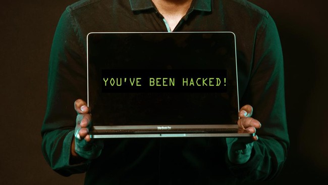 Rekening Dibobol Hacker, Uang Hilang Bisa Diganti Asuransi?
