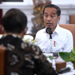 Gaya 'Jadul' Imigrasi Berbuntut Panjang, Jokowi Murka & Malu!