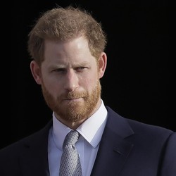 Pangeran Harry Curhat Putus Komunikasi dengan Raja Charles, Kenapa?
