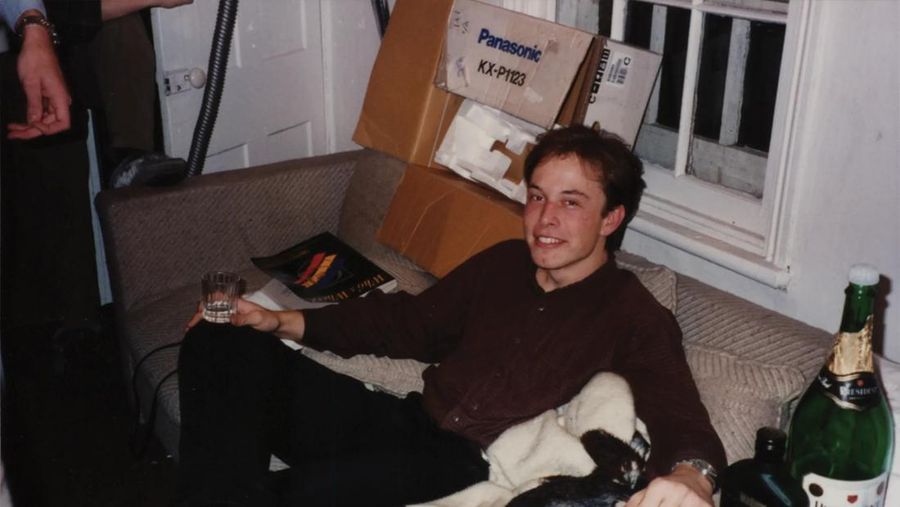Pacar pertama Elon Musk