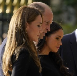 Inggris Geger Foto Topless Kate Middleton, Ada Apa?