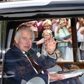Potret Raja Charles III Menyapa Warga Usai Upacara Proklamasi