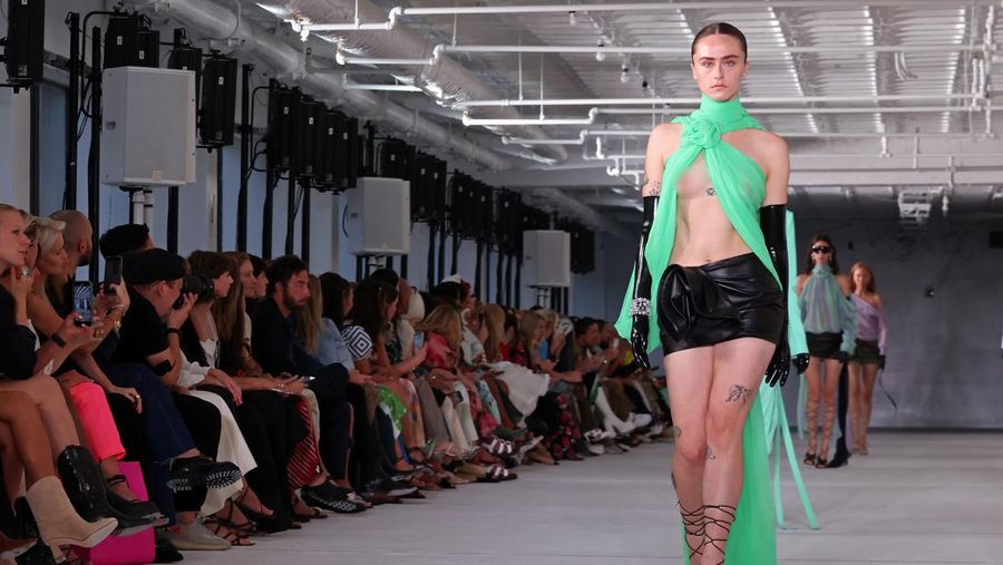 NEW YORK, NEW YORK - SEPTEMBER 10: Ella Emhoff walks the runway during the S/S 2023 Prabal Gurung fashion show during New York Fashion Week at United Nations Plaza on September 10, 2022 in New York City. (Photo by Taylor Hill/FilmMagic)