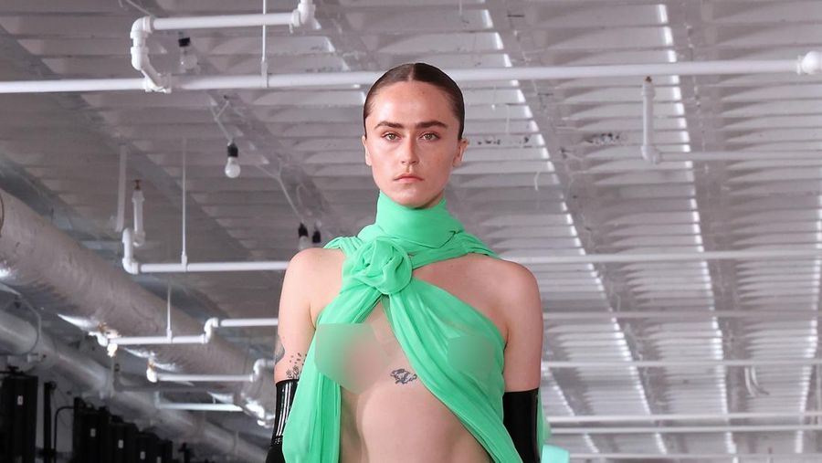 NEW YORK, NEW YORK - SEPTEMBER 10: Ella Emhoff walks the runway during the S/S 2023 Prabal Gurung fashion show during New York Fashion Week at United Nations Plaza on September 10, 2022 in New York City. (Photo by Taylor Hill/FilmMagic)