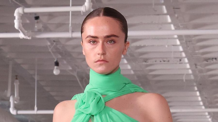 NEW YORK, NEW YORK - SEPTEMBER 10: Ella Emhoff walks the runway during the S/S 2023 Prabal Gurung fashion show during New York Fashion Week at United Nations Plaza on September 10, 2022 in New York City. (Photo by Taylor Hill/FilmMagic)