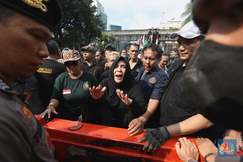 Demo Penyesuaian Tarif Ojol (CNBC Indonesia/Tri Susilo)