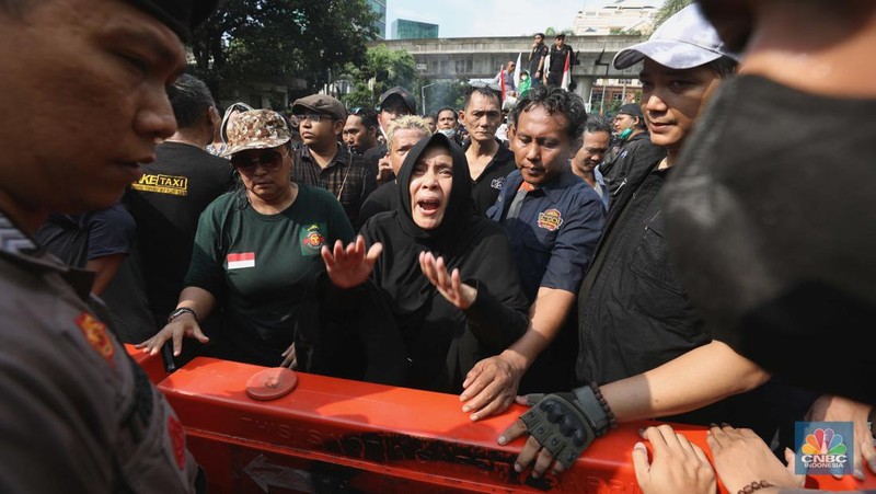 Demo Penyesuaian Tarif Ojol (CNBC Indonesia/Tri Susilo)