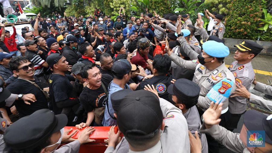 Demo Penyesuaian Tarif Ojol (վ/Tri Susilo)