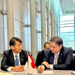 Airlangga Pedekate 3 Negara, Kebut Surplus & Tarik Investasi