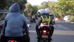 Tilang Manual Dihapus: Tak Punya SIM-STNK Bebas di Jalan, Pelat Palsu Keluyuran