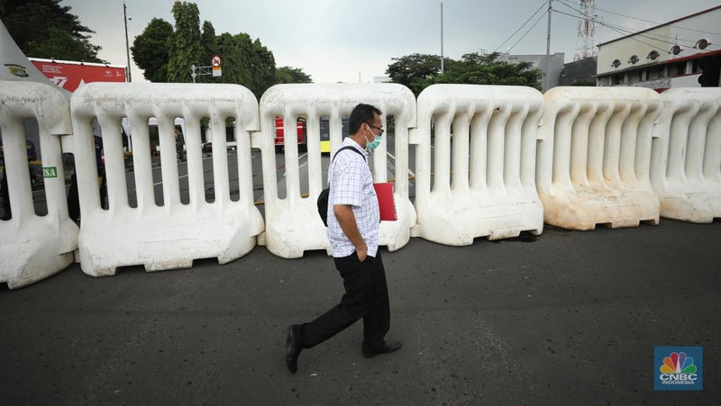 Keamanan Jelang Demo BBM di Jakarta, Senin (12/9) (CNBC Indonesia/Tri Susilo)