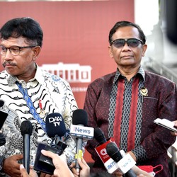 Pesan Johnny Plate Pada Platfrom Buat Tangkal Bjorka Cs