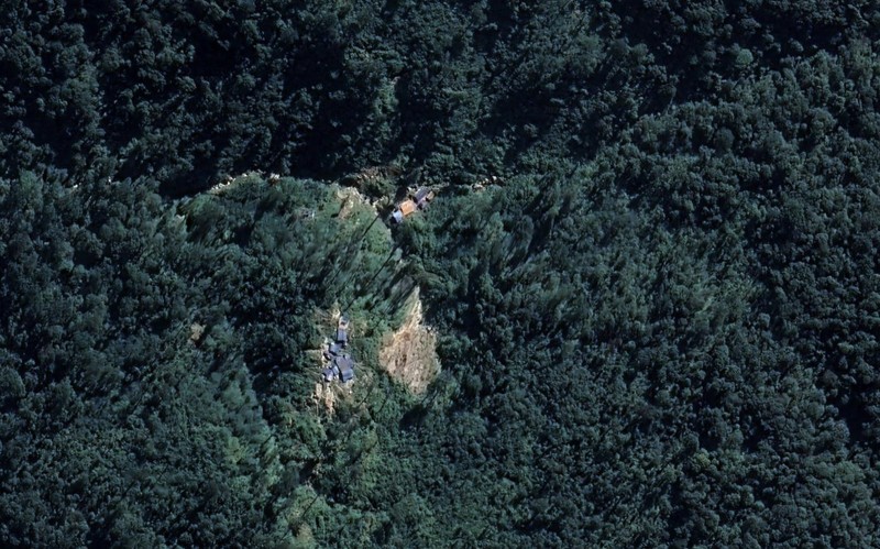 Penampakan Gunung Emas Pinggir Jakarta yang Hancur via Gmaps