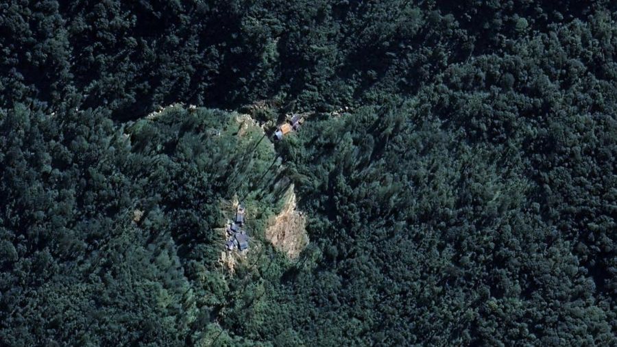 Penampakan Gunung Emas Pinggir Jakarta yang Hancur via Gmaps