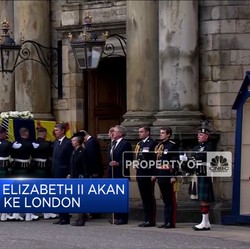 Ribuan Pelayat Sambut Kedatangan Peti Mati Ratu Elizabeth II