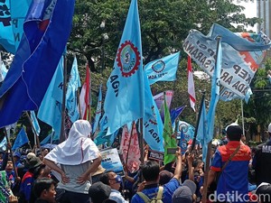 Buruh Bakal Gugat Keputusan UMP Jakarta ke PTUN