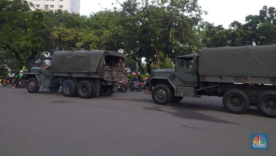 Persiapan pengamanan demonstrasi tolak kenaikan harga BBM, Senin (12/9/2022).