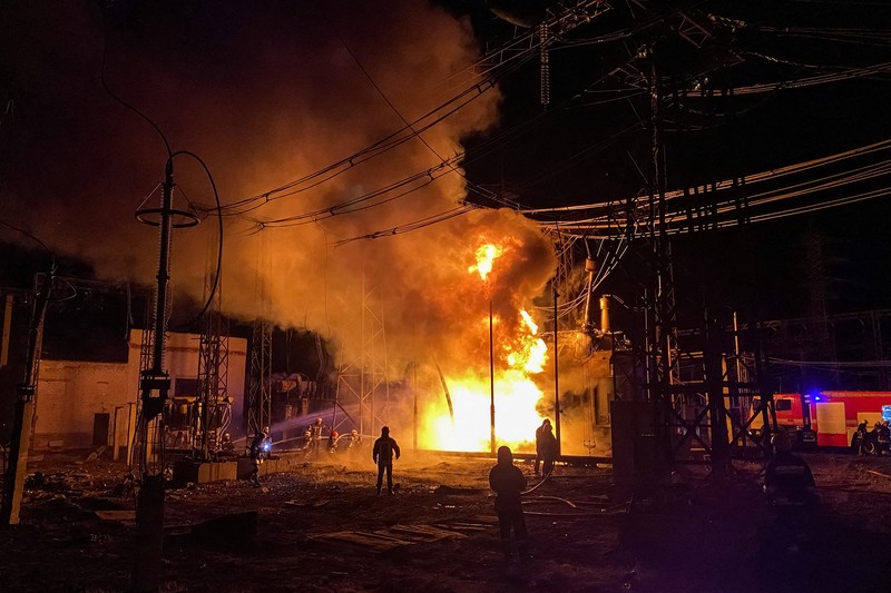 A view shows a burning 5th thermal power plant hit by a Russian missile strike, amid Russia's attack on Ukraine, in Kharkiv, Ukraine September 11, 2022. REUTERS/Gleb Garanish