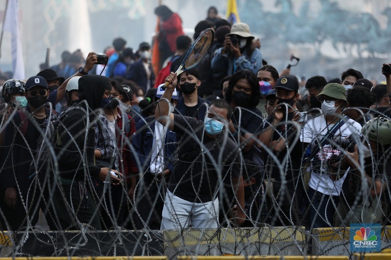 Aksi Mahasiswa Demo Penolakan Kenaikan BBM (CNBC Indonesia/Tri Susilo)