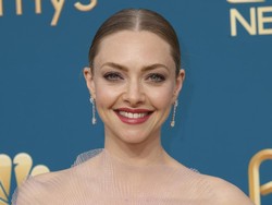 Amanda Seyfried Pamer Wajah Bareface dengan Kondisi Eczema, Banjir Pujian Amanda Seyfried Pamer Wajah Bareface dengan Kondisi Eczema, Banjir Pujian