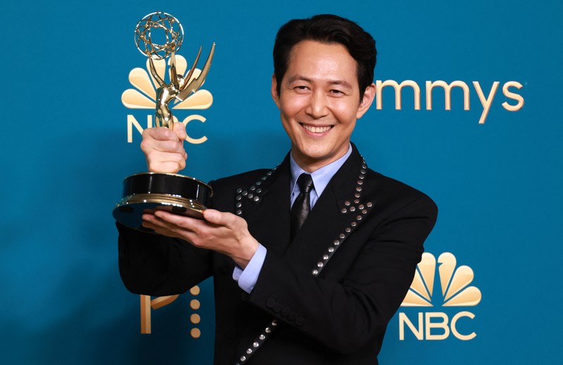 AWARDS-EMMYS/ Lee Jung-jae holds his trophy for Outstanding Lead Actor In A Drama Series for
