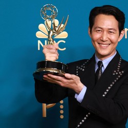 Aktor Squid Game Ini Berhasil Bawa Pulang Piala Emmy Awards