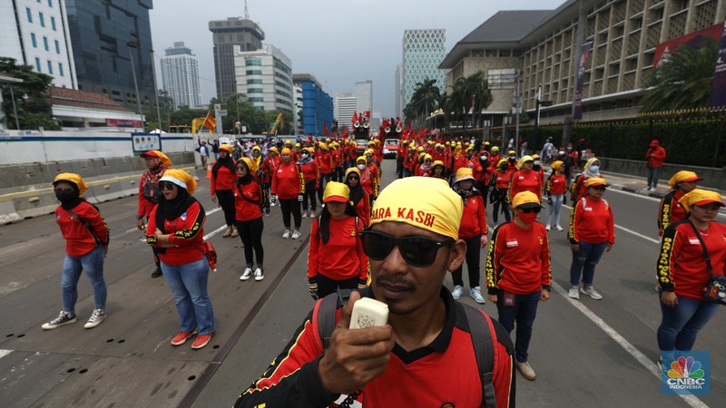 Demo Buruh di Patung Kuda (CNBC Indonesia/Tri Susilo) Demo Buruh di Patung Kuda (CNBC Indonesia/Tri Susilo)