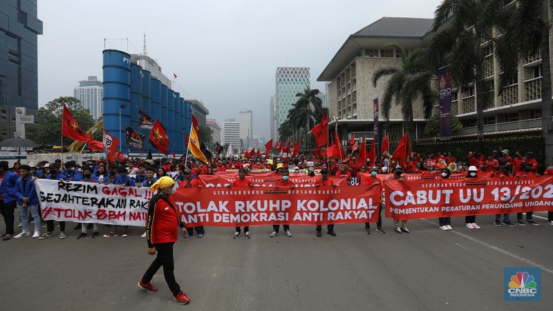 Demo Buruh di Patung Kuda (CNBC Indonesia/Tri Susilo) Demo Buruh di Patung Kuda (CNBC Indonesia/Tri Susilo)