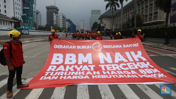 Demo Buruh di Patung Kuda (CNBC Indonesia/Tri Susilo) Demo Buruh di Patung Kuda (CNBC Indonesia/Tri Susilo)