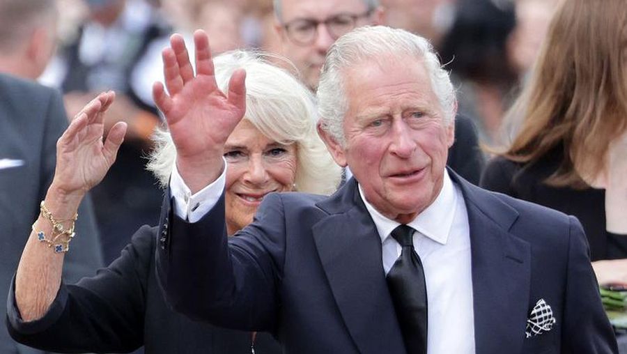 Jari-jari Raja Charles sejak itu menjadi bahan pembicaraan ketika orang-orang melihat penampilan mereka yang bengkak pada kunjungan Kerajaan. Getty Images