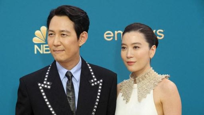 Lee Jung-jae dan tamu menghadiri Primetime Emmy ke-74 di Microsoft Theater pada 12 September 2022 di Los Angeles, California. (Getty Images via AFP/MOMODU MANSARAY)