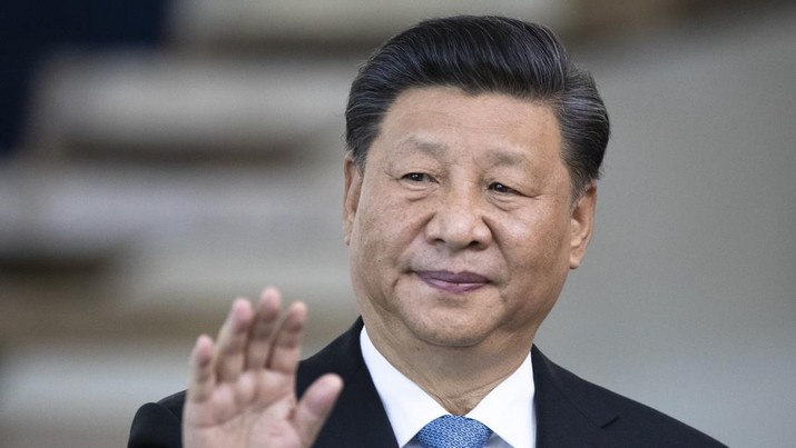 Presiden China Xi Jinping tiba dengan pesawat di Nur-Sultan, Kazakhstan, Rabu, 14 September 2022. Xi memulai perjalanan luar negeri pertamanya ke luar negeri pada Rabu sejak merebaknya pandemi dengan singgah di Kazakhstan menjelang pertemuan puncak dengan Rusia Vladimir Putin dan pemimpin lain dari kelompok keamanan Asia Tengah. (Kaz Media via AP)