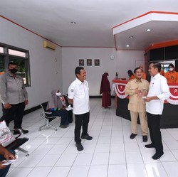 Jokowi Bagikan BLT BBM di Maluku Tenggara, Total Sudah 6 Juta