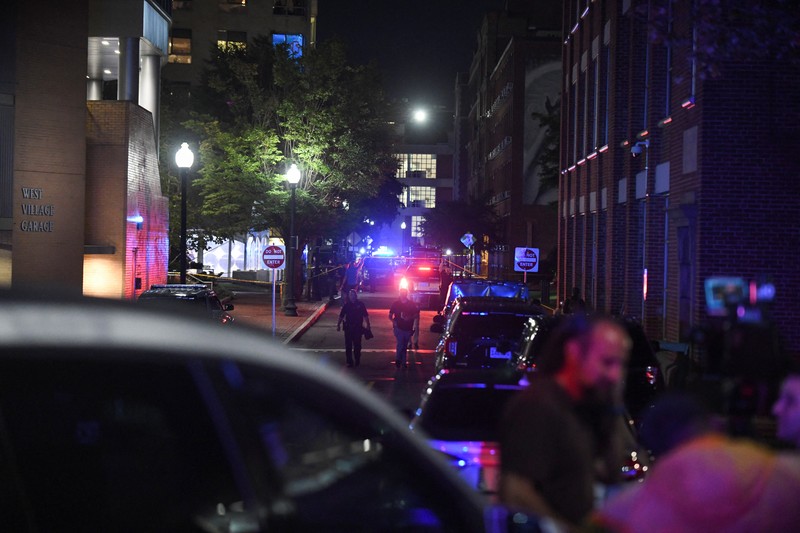 Polisi dan personel darurat menanggapi lokasi ledakan di Boston, Selasa, 13 September 2022. Sebuah paket meledak di kampus Northeastern University dan pihak kampus mengatakan seorang anggota staf menderita luka ringan. AP/ Polisi dan personel darurat menanggapi lokasi ledakan di Boston, Selasa, 13 September 2022. Sebuah paket meledak di kampus Northeastern University dan pihak kampus mengatakan seorang anggota staf menderita luka ringan. AP/