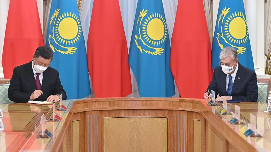 Kazakhstan  President Kassym-Jomart Tokayev, right, meets Chinese President Xi Jinping in an airport in Nur-Sultan, Kazakhstan, Wednesday, Sept. 14, 2022. (Kazakhstan President press-service via AP)
