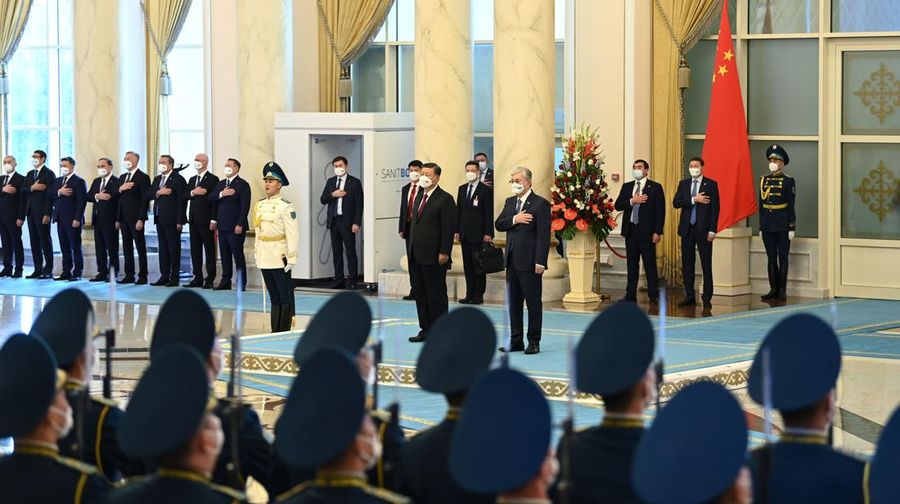 Kazakhstan  President Kassym-Jomart Tokayev, right, meets Chinese President Xi Jinping in an airport in Nur-Sultan, Kazakhstan, Wednesday, Sept. 14, 2022. (Kazakhstan President press-service via AP)