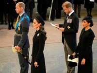 Potret Terbaru William-Kate Middleton Bertemu Harry-Meghan