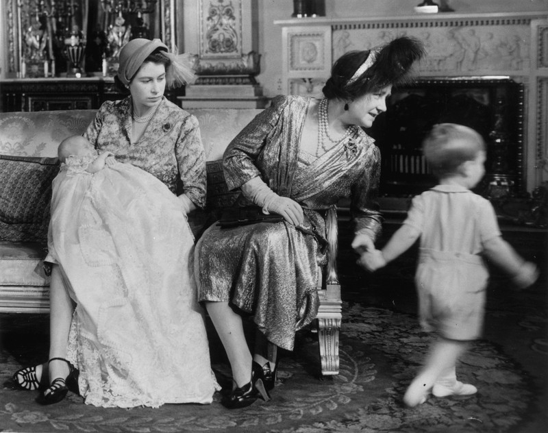 504296796 Princess Elizabeth (later Queen Elizabeth II) with her baby son Prince Charles, 1949. (Photo by Fox Photos/Hulton Archive/Getty Images)