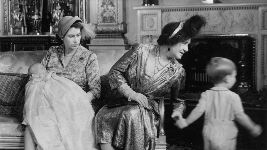 Princess Elizabeth (later Queen Elizabeth II) with her baby son Prince Charles, 1949. (Photo by Fox Photos/Hulton Archive/Getty Images)