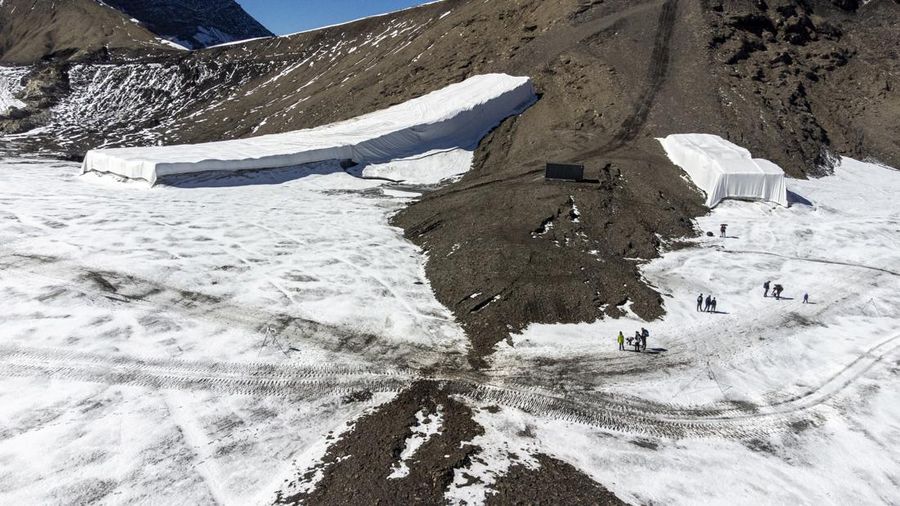 Gletser gunung di Patagonia Chili runtuh di tengah suhu tinggi (Via REUTERS/SURREAL TRAVEL)