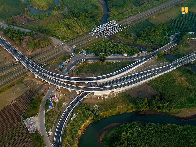 Kementerian Pekerjaan Umum dan Perumahan Rakyat (PUPR) melalui Direktorat Jenderal Bina Marga terus mendukung sterilisasi perlintasan sebidang rel kereta di sepanjang jalan nasional melalui pembangunan flyover, underpass, jembatan penyeberangan orang (JPO) termasuk perbaikan jalan lingkungan di sekitarnya. (Biro Pers PUPR) Kementerian Pekerjaan Umum dan Perumahan Rakyat (PUPR) melalui Direktorat Jenderal Bina Marga terus mendukung sterilisasi perlintasan sebidang rel kereta di sepanjang jalan nasional melalui pembangunan flyover, underpass, jembatan penyeberangan orang (JPO) termasuk perbaikan jalan lingkungan di sekitarnya. (Biro Pers PUPR)