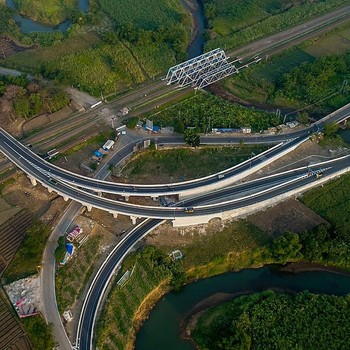 Hindari Warga Tertabrak Kereta, RI Butuh Duit Rp 300 T