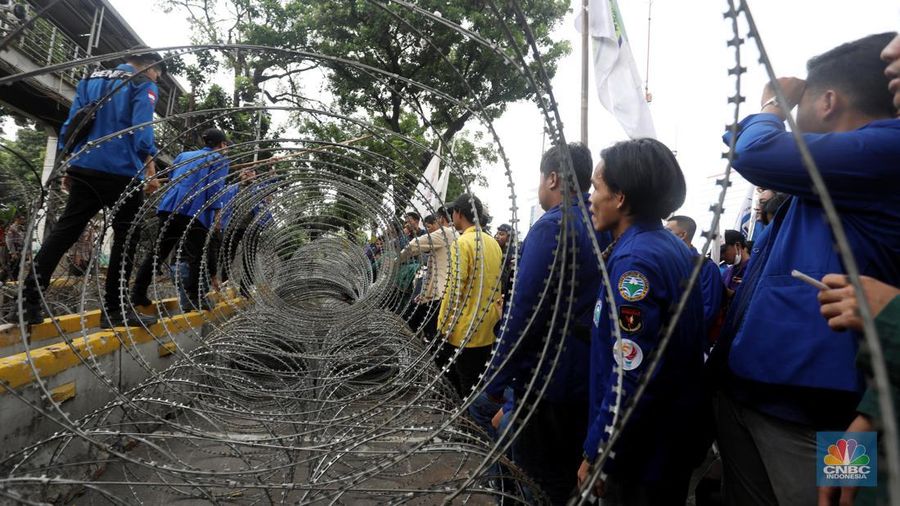 Mahasiswa Demo BBM (CNBC Indonesia/Andrean Kristianto)